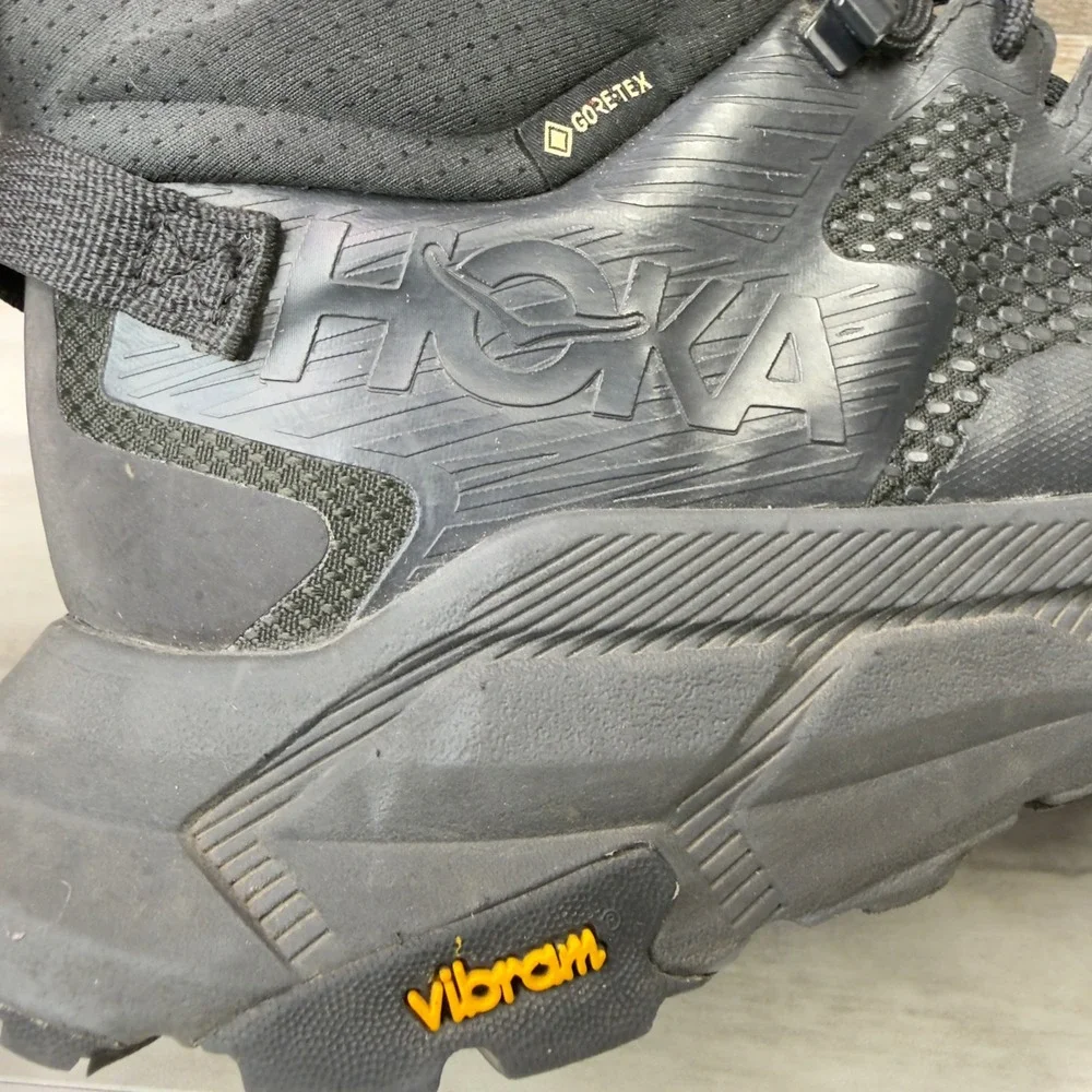 Hoka One One conquer elements
